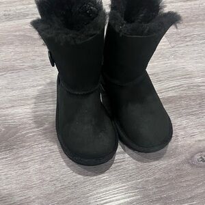 UGG Bailey Button II